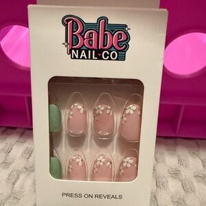 Babe Nail Co press on nails- short